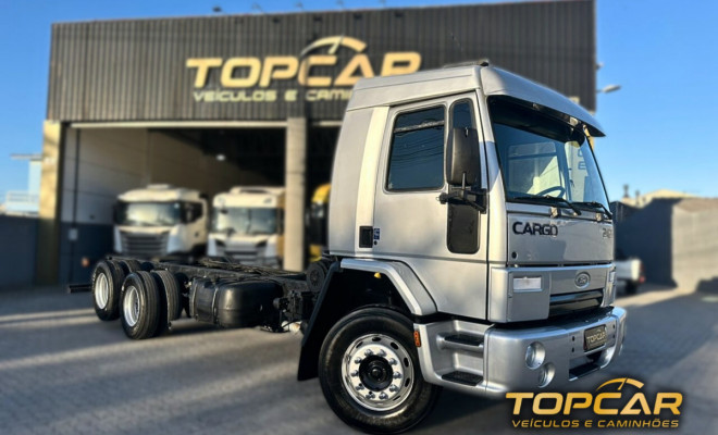 FORD CARGO 2422/ 2422 E 3-Eixos 2p (diesel) 2010 Diesel-0