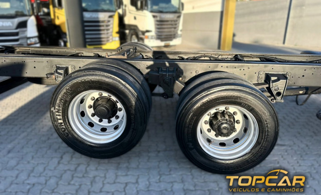FORD CARGO 2422/ 2422 E 3-Eixos 2p (diesel) 2010 Diesel-9