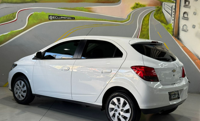 GM - Chevrolet ONIX HATCH LT 1.4 8V FlexPower 5p Mec. 2015 Flex-1