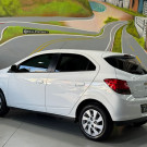 GM - Chevrolet ONIX HATCH LT 1.4 8V FlexPower 5p Mec. 2015 Flex-1