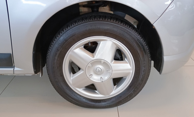 Renault SANDERO Expression Hi-Flex 1.6 8V 5p 2009 Flex-8