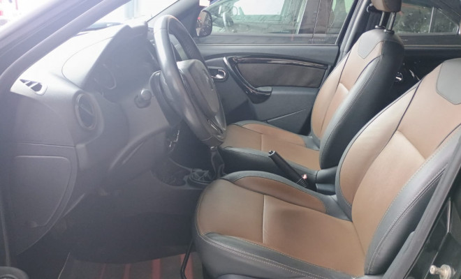 Renault DUSTER DAKAR 4x2 2.0 Hi-Flex 16V Aut. 2017 Flex-7