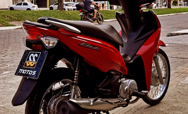 HONDA BIZ 110i ano 2023 baixa km-3