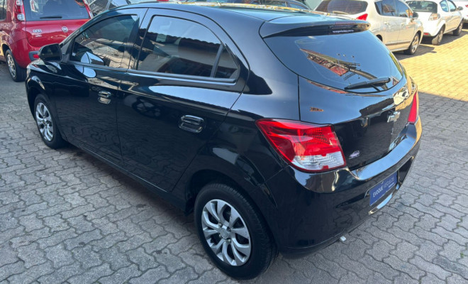 GM - Chevrolet ONIX HATCH LT 1.0 8V FlexPower 5p Mec. 2015 Flex-4