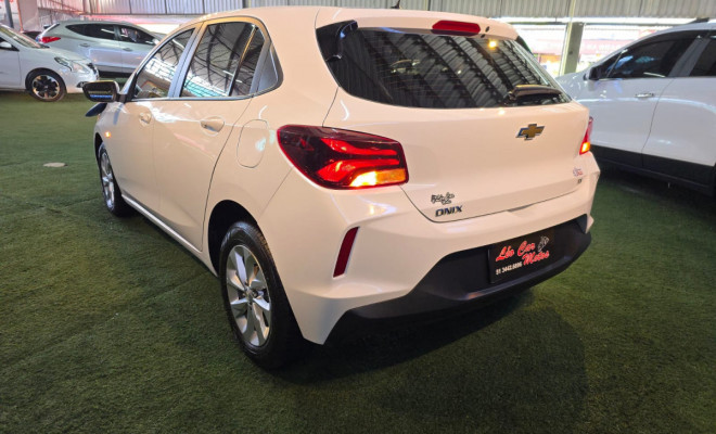 GM - Chevrolet ONIX HATCH LT 1.0 12V Flex 5p Mec. 2023 Flex-2
