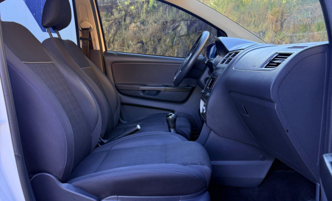 VW - VolksWagen Fox Comfortline 1.0 Flex 12V 5p 2017 Flex-12