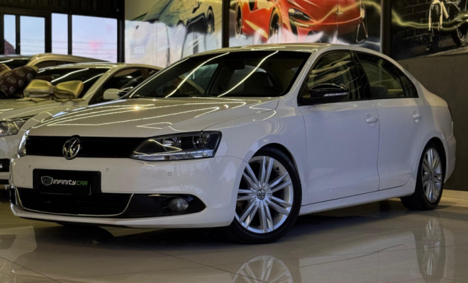 VW - VolksWagen JETTA Comfortline  2.0 T.Flex 8V 4p Mec. 2012 Flex-3