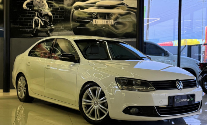 VW - VolksWagen JETTA Comfortline  2.0 T.Flex 8V 4p Mec. 2012 Flex-0