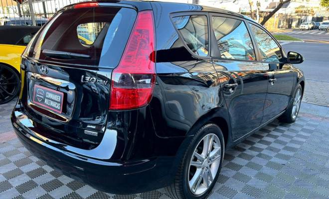 Hyundai i30 2.0 16V 145cv 5p Aut. 2011 Gasolina-2
