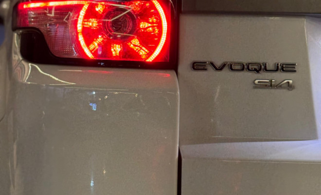 Land Rover Range R.EVOQUE Pure  2.0 Aut. 5p 2014 Gasolina-9