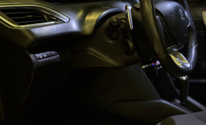 Peugeot 208 Griffe 1.6 Flex 16V 5p Aut. 2014 Flex-11