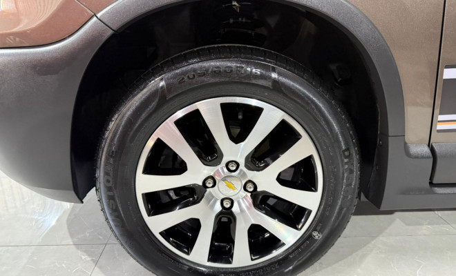 GM - Chevrolet SPIN LT 1.8 8V Econo.Flex 5p Aut. 2016 Flex-11