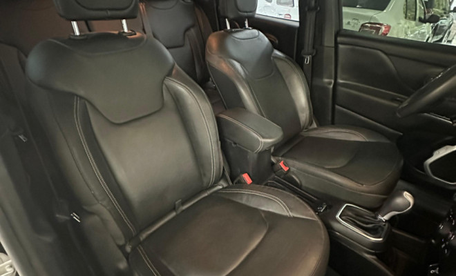 Renegade Longitude 2021: desempenho, segurança e presença em cada detalhe.-4