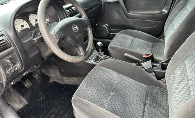 GM Astra Advantage 2.0 8V FlexPower 2010-9