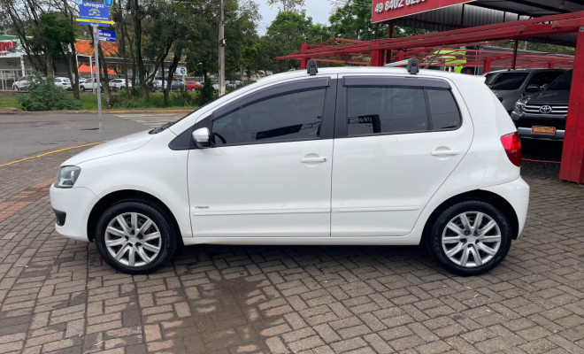 VW - VolksWagen Fox 1.6 Mi Total Flex 8V 5p 2013 Flex-0