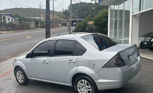 Ford Fiesta Sedan SE 1.6 8V Flex 4p 2014 Flex-1