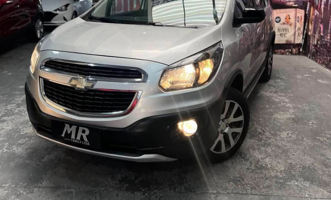 GM - Chevrolet SPIN ACTIV 1.8 8V Econo. Flex 5p Aut. 2016 Flex-0