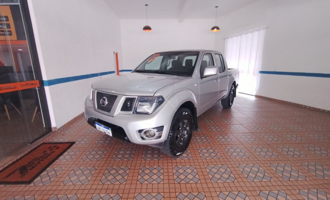 Nissan Frontier S CD 4x4 2.5 TB Diesel 2015 Diesel-0