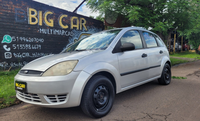 Ford Fiesta Personnalité 1.0 8V 66cv 5p 2003 Gás