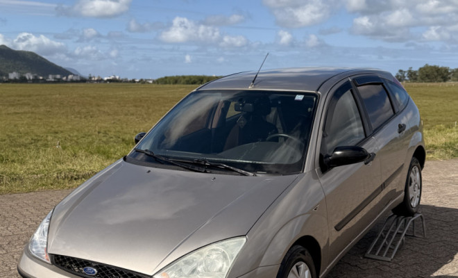 Ford Focus 1.6 S/SE/SE Plus Flex 8V/16V  5p 2008 Gasolina-4