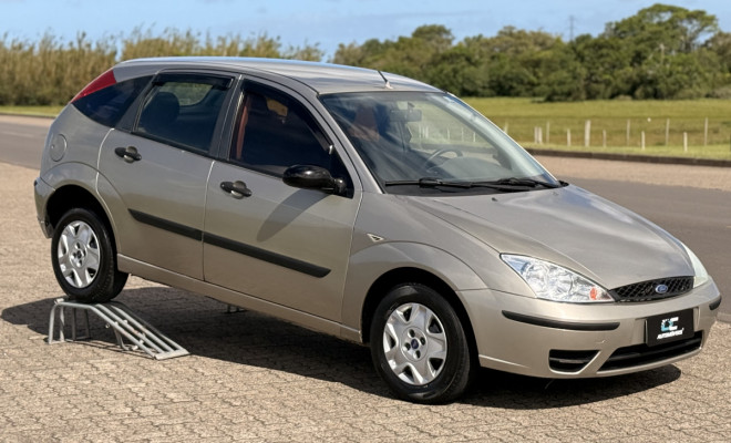 Ford Focus 1.6 S/SE/SE Plus Flex 8V/16V  5p 2008 Gasolina-1