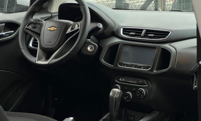 GM - Chevrolet ONIX HATCH LTZ 1.4 8V FlexPower 5p Aut. 2015 Flex-8
