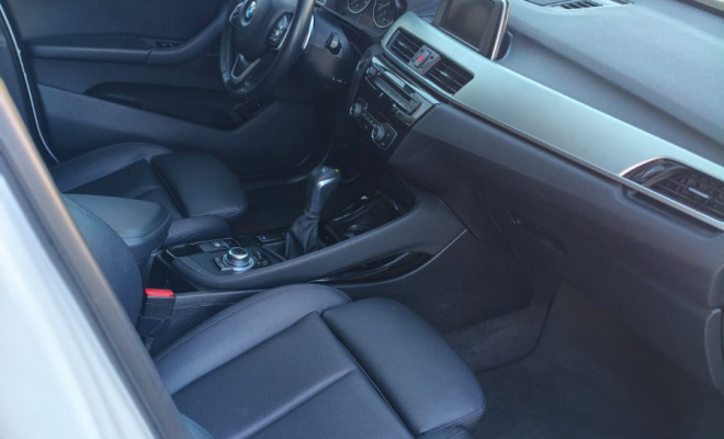 BMW X1 XDRIVE 25i Sport 2.0/2.0 Flex Aut. 2016 Gasolina-14