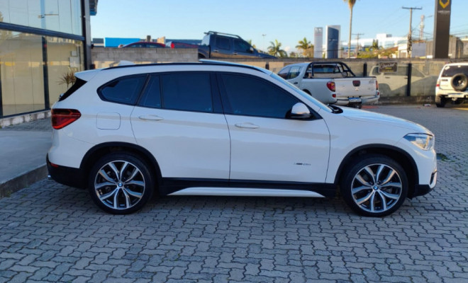 BMW X1 XDRIVE 25i Sport 2.0/2.0 Flex Aut. 2016 Gasolina-15