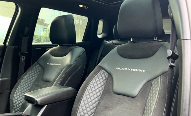 Jeep COMPASS Black Hurricane 2.0 4x4 TB Aut. 2025 Gasolina-7
