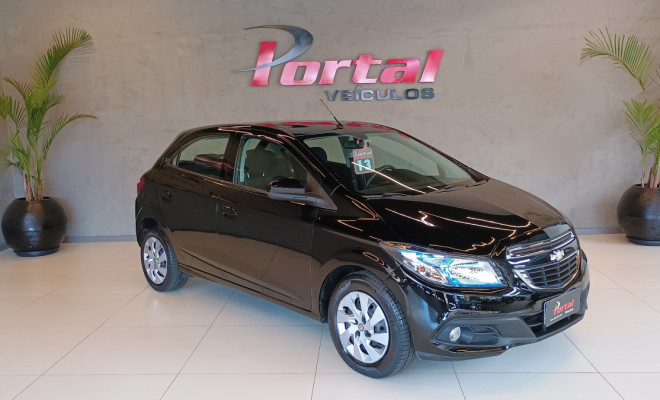 GM - Chevrolet ONIX HATCH LT 1.4 8V FlexPower 5p Mec. 2013 Flex