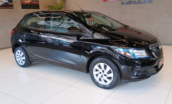 GM - Chevrolet ONIX HATCH LT 1.4 8V FlexPower 5p Mec. 2013 Flex-0