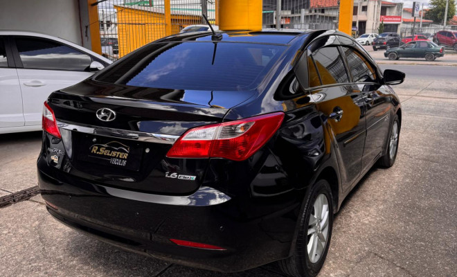 HB20S Premium 1.6 Flex 16V Mec. 2014-4