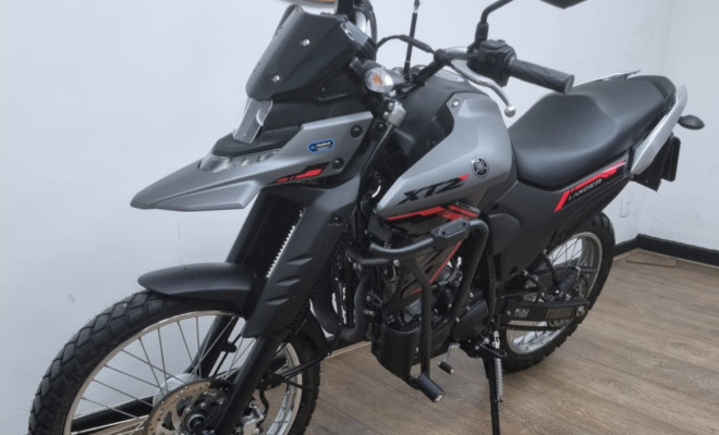 YAMAHA XTZ 250 LANDER CONNECTED 2025 Gasolina-9
