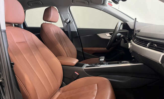 Audi A4 Prestige 2.0 TFSI S-tronic 2023 Gasolina-4