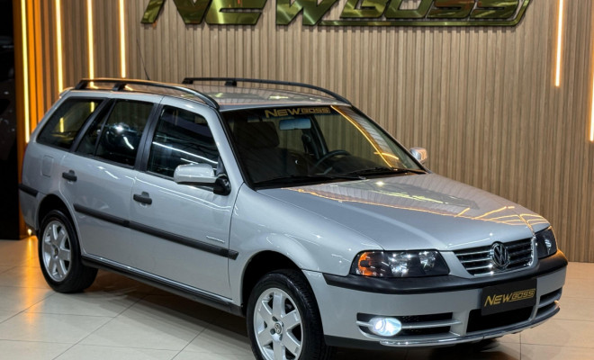 VW - VolksWagen Parati CROSSOVER 2.0 8V/ 1.0 16V TB 4p 2004 Gasolina-3