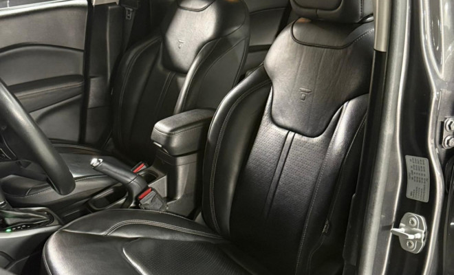 Segurança e Potência: Fiat Toro Volcano 2021/22 Blindada com Vidros Protector Evo-16