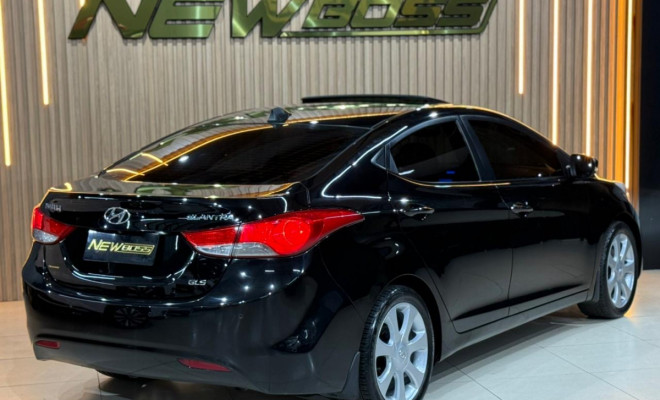 Hyundai Elantra GLS 1.8 16V Aut. 2012 Gasolina-4