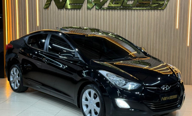 Hyundai Elantra GLS 1.8 16V Aut. 2012 Gasolina-3