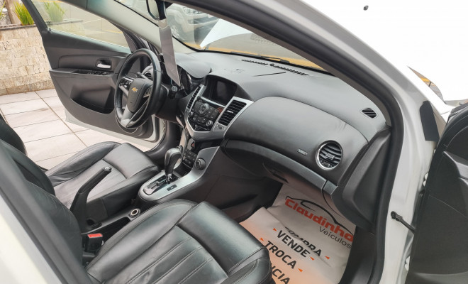 GM - Chevrolet CRUZE HB Sport LTZ 1.8 16V FlexP. 5p Aut 2012 Flex-8