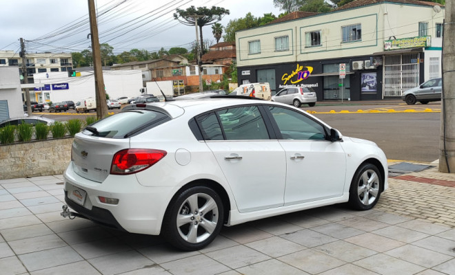 GM - Chevrolet CRUZE HB Sport LTZ 1.8 16V FlexP. 5p Aut 2012 Flex-1