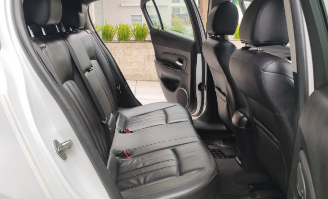 GM - Chevrolet CRUZE HB Sport LTZ 1.8 16V FlexP. 5p Aut 2012 Flex-12