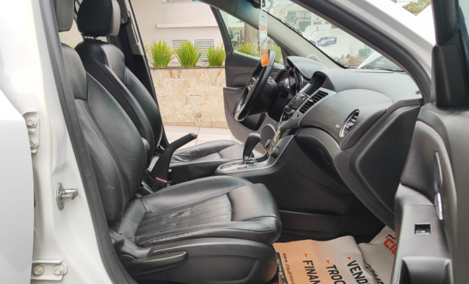 GM - Chevrolet CRUZE HB Sport LTZ 1.8 16V FlexP. 5p Aut 2012 Flex-7