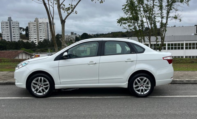Fiat Grand Siena ATTRAC. 1.4 EVO F.Flex 8V 2013 Flex-9