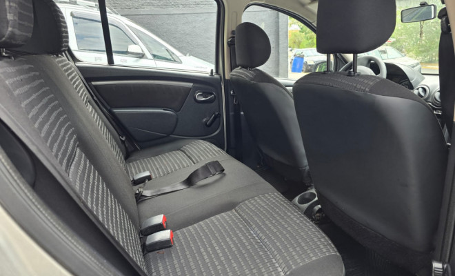 Renault SANDERO Expression Hi-Flex 1.6 8V 5p 2012 Flex-8