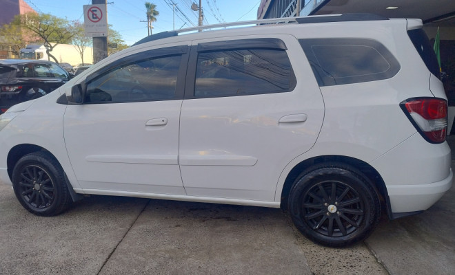 GM - Chevrolet SPIN LT 1.8 8V Econo.Flex 5p Aut. 2015 Flex-8