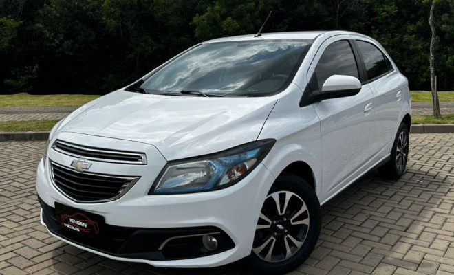 GM - Chevrolet ONIX HATCH LT 1.4 8V FlexPower 5p Mec. 2014 Flex