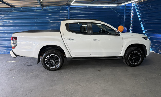Mitsubishi L200 Triton Sport HPE 2.4 CD Diesel Aut. 2023 Diesel-3