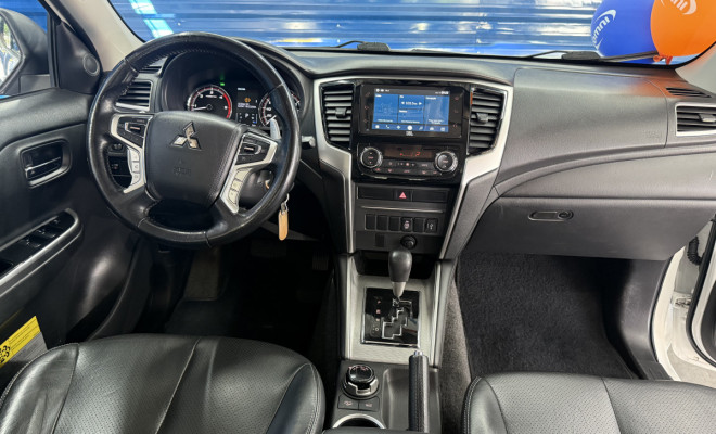 Mitsubishi L200 Triton Sport HPE 2.4 CD Diesel Aut. 2023 Diesel-9