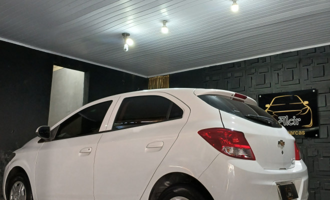Chevrolet ONIX HATCH LT 2016  1.0 8V-4