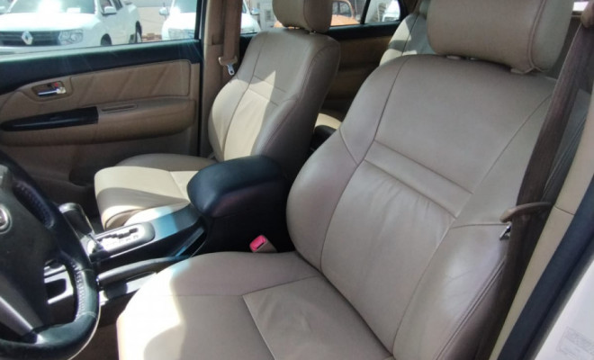 Toyota Hilux SW4 SRV D4-D 4x4 3.0 TDI Dies. Aut 2014 Diesel-10